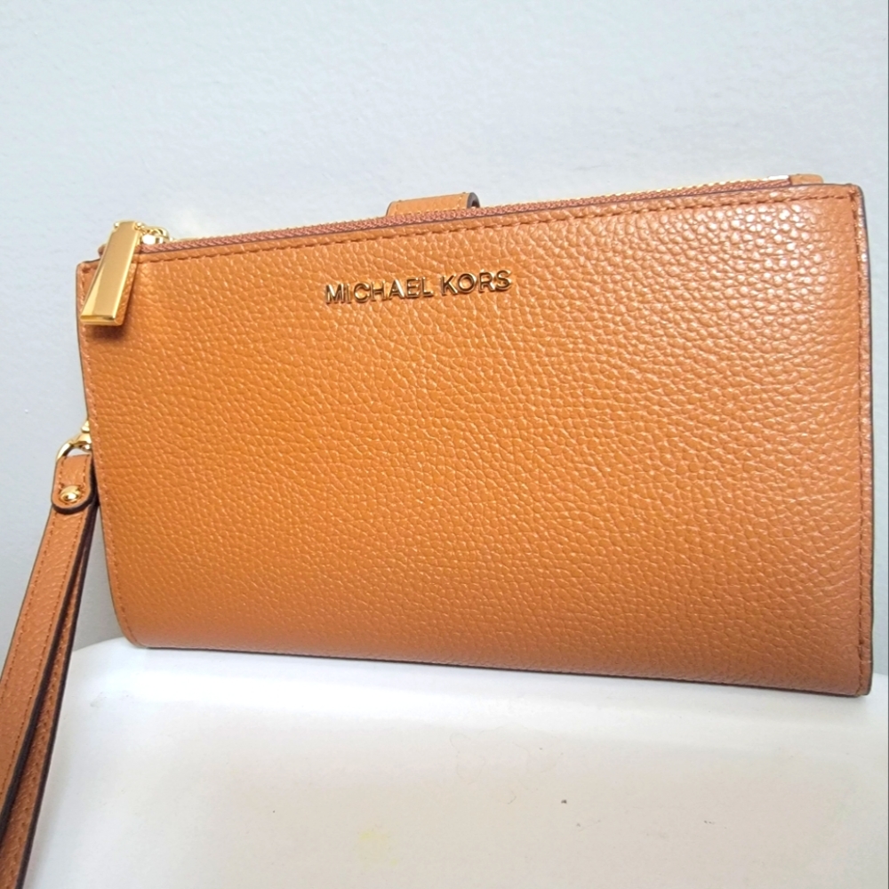 Michael Kors jet Set phone wristlet wallet